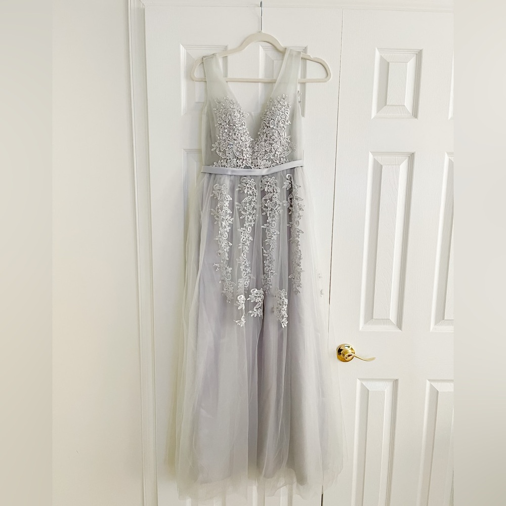 Tulle Beaded Appliqués Long Formal Photoshoot Dress